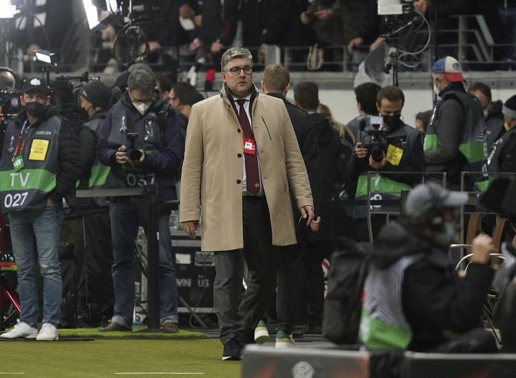 法鹰高层：在阿布扎比训练营结识人脉，其使马尔穆什能高价去曼城